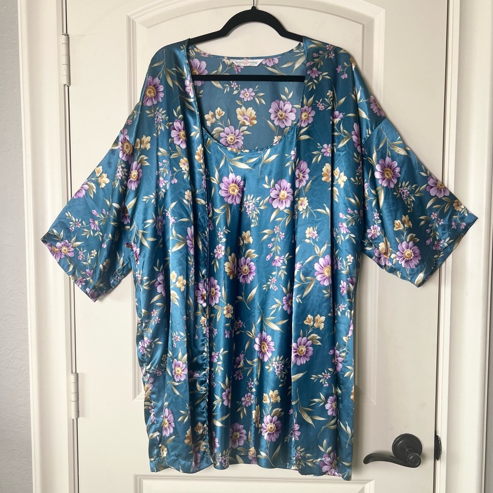 Vintage Private Luxuries Satin Robe Nightgown Set Floral Blue